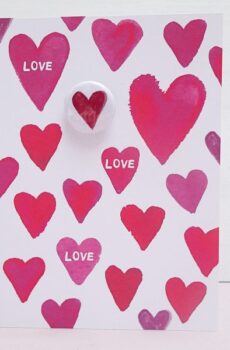 biglietto love con spilla